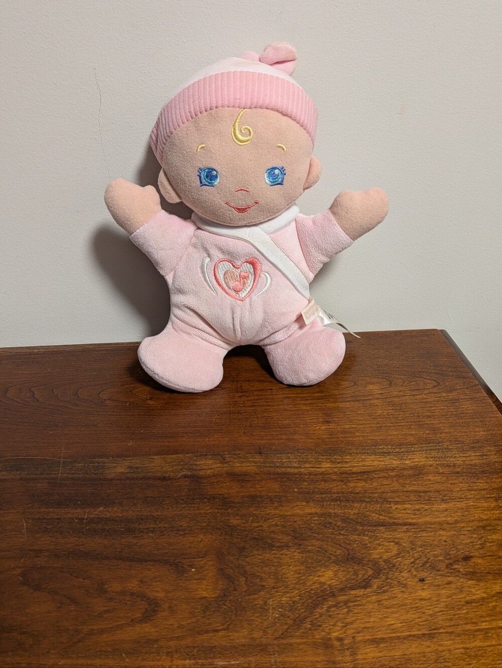 Fisher Price. Hugs And Giggles. Plush Baby Doll Soft Toy - Pink. Sounds.